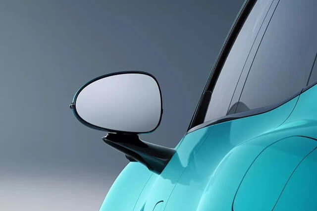 Xiaomi-SU7-guong-chieu-hau-ben-ngoai-khong-vien