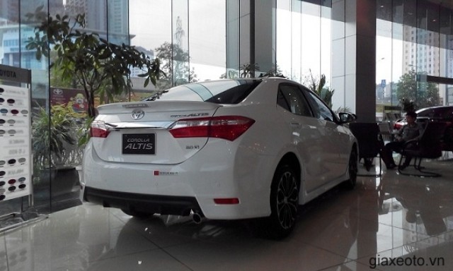 altis-mau-trang-ban-o-dau