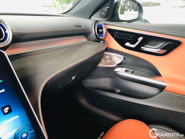 am-thanh-xe-mercedes-c300-amg