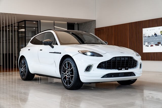 aston-martin-dbx-ra-mat-tai-viet-nam
