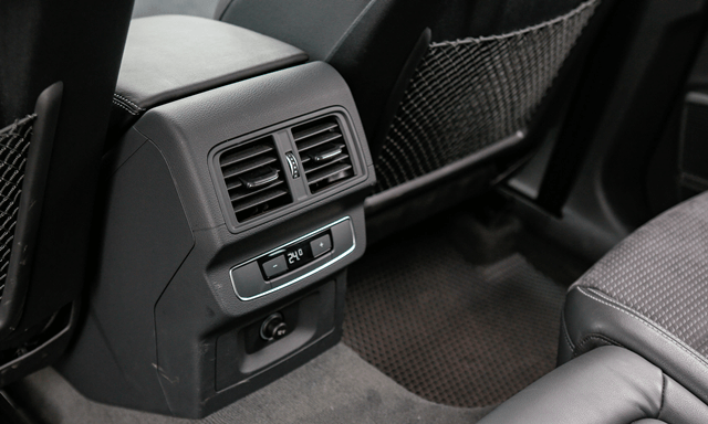 audi-q5-cua-gio-dieu-hoa-cho-khoang-hanh-khach
