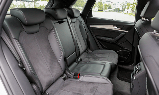 audi-q5-khoang-hanh-khach