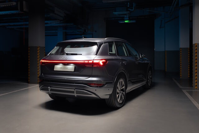 audi-q6-e-tron-hong-xe