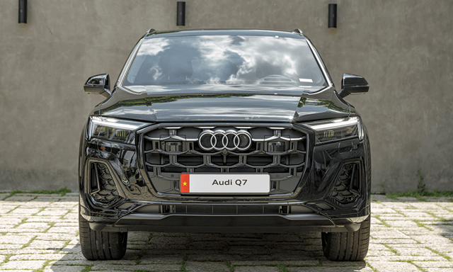 audi-q7-can-canh-dau-xe
