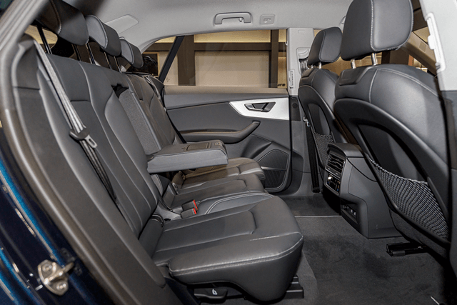 audi-q8-khoang-hanh-khach