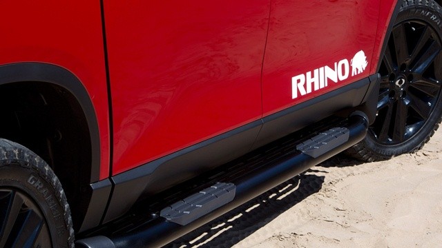 bac-len-xuong-xe-ssangyong-musso