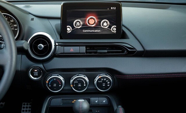 bang-dieu-khien-trung-tam-xe-mazda-mx-5-miata