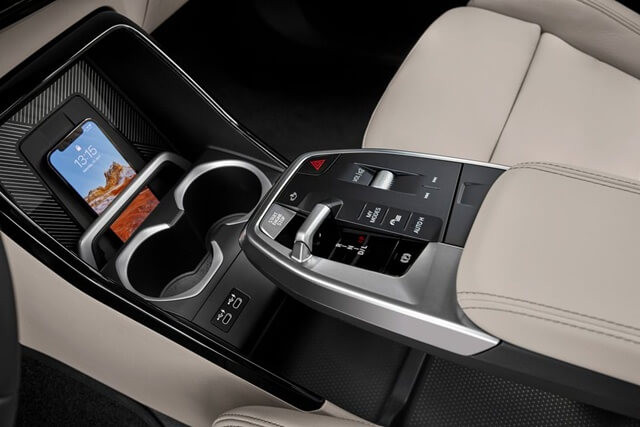 be-ty-tay-xe-bmw-x1-the-he-thu-3
