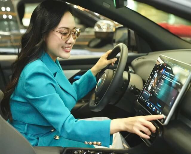 btv-hoai-anh-la-nguyen-mau-tro-ly-ao-vivi