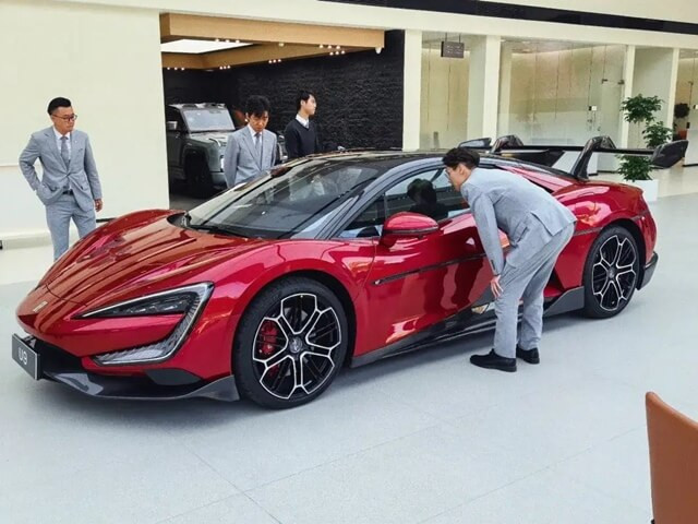 byd-YangWang-U9-ra-mat.