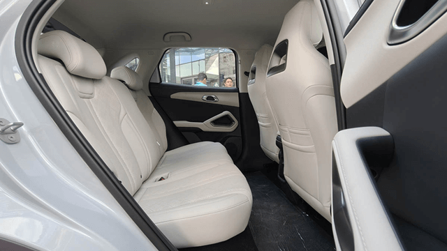 byd-atto-2-khoang-hanh-khach