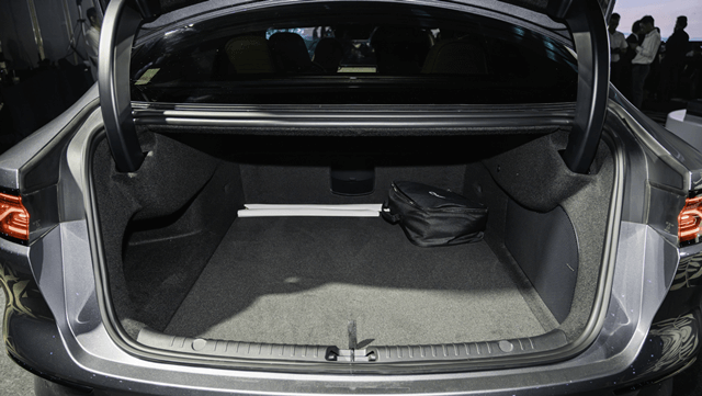 byd-han-khoang-hanh-ly