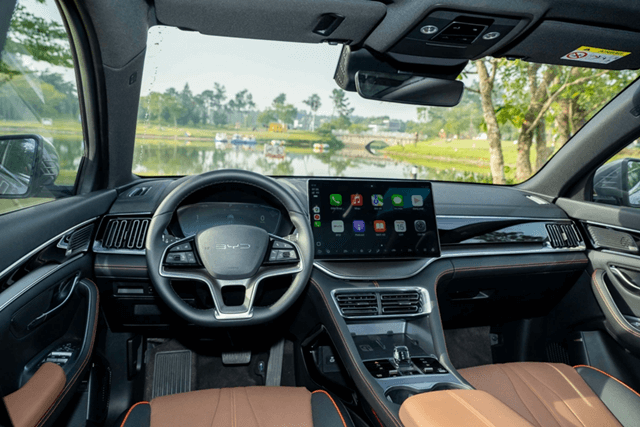 byd-sealion-6-khoang-lai