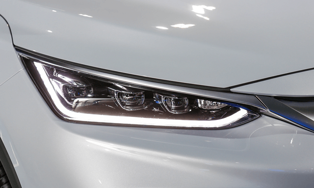 byd-sealion-8-can-canh-den-pha