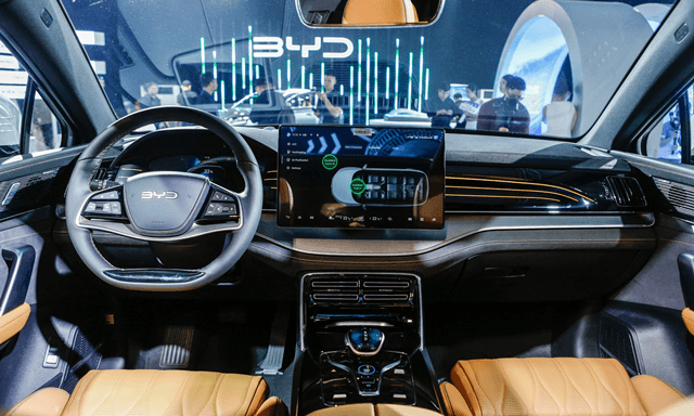 byd-sealion-8-khoang-lai