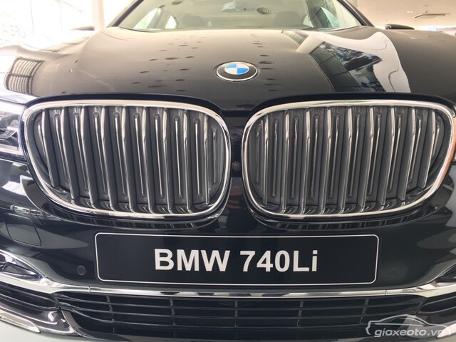 den-truoc-xe-bmw-740li