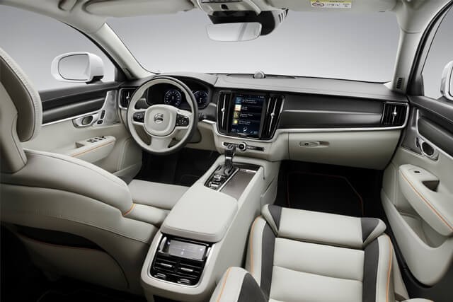 cabin-Volvo-V90