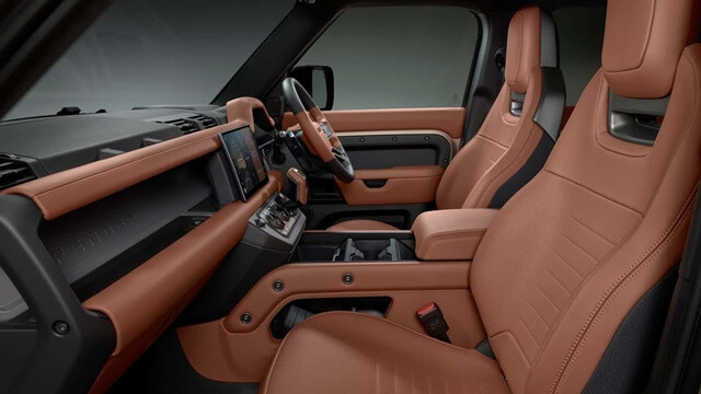 cabin-land-rover-defender-octa-2025