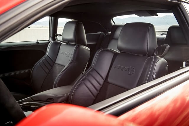 cabin-xe-dodge-challenger