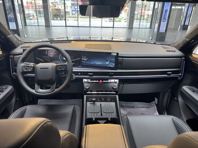 cabin-xe-hyundai-santafe-2025