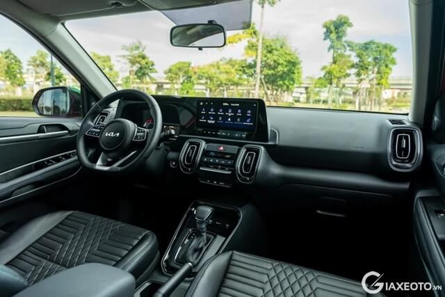 cabin-xe-kia-sonet-2025