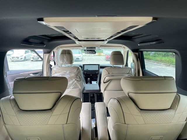 cabin-xe-toyota-alphard