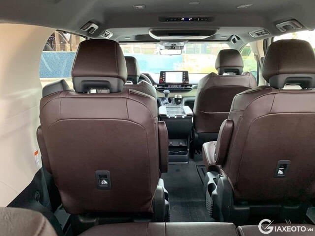 cua-so-troi-xe-toyota-sienna