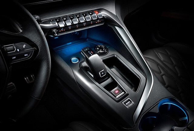 can-so-i-cockpit-tren-xe-peugeot