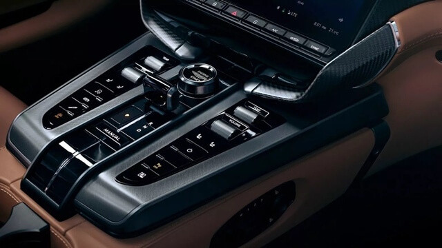 can-so-xe-aston-martin-vanquish-2025