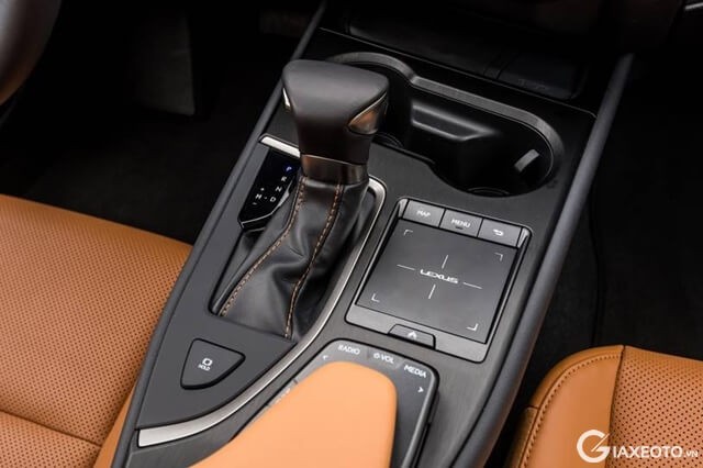 can-so-xe-lexus-ux-250h-fsport