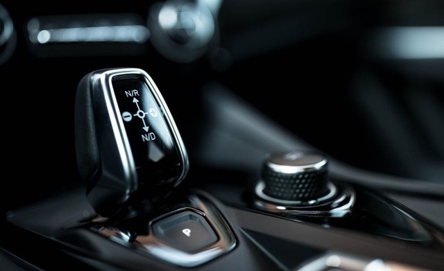 cần số lynk & co 02