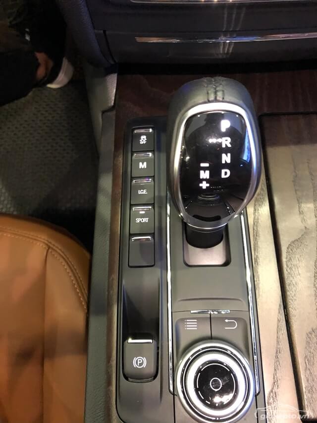 can-so-xe-maserati-ghibli