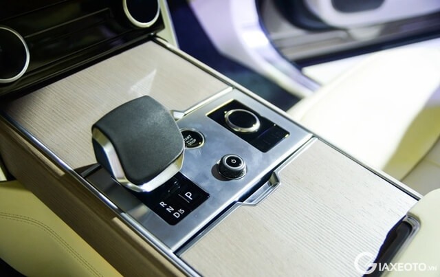 can-so-xe-range-rover-2023