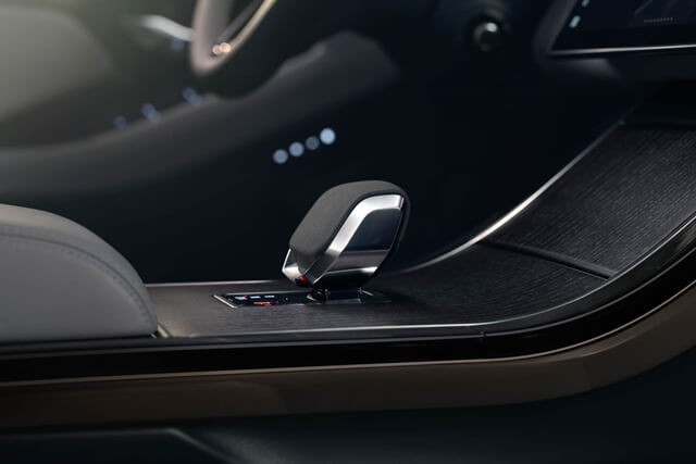 can-so-xe-range-rover-evoque-2025