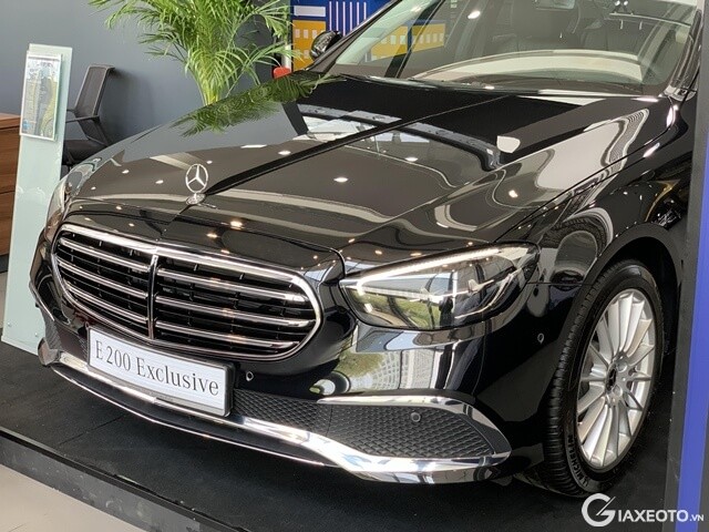 can-truoc-xe-mercedes-benz-e200-exclusive