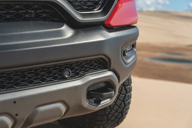 can-truoc-xe-ram-1500-trx