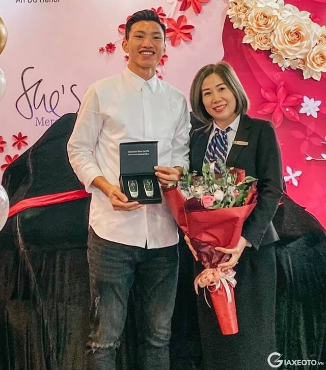 cau-thu-doan-van-hau-mua-xe-mercedes-glc-300