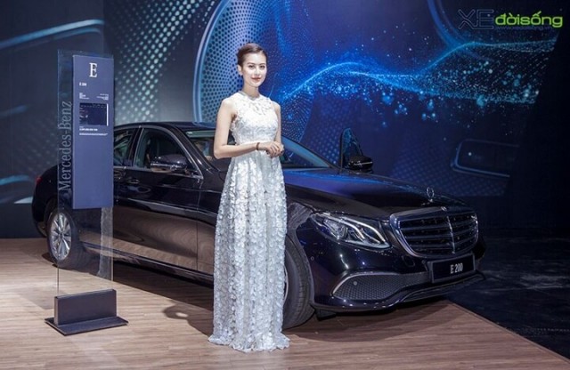 chan-dai-viet-nam-va-xe-mercedes-e200