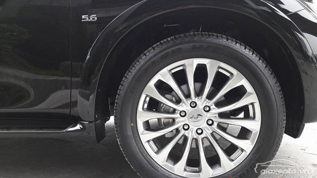 chi-tiet-lazang-xe-infiniti-qx80-mau-den