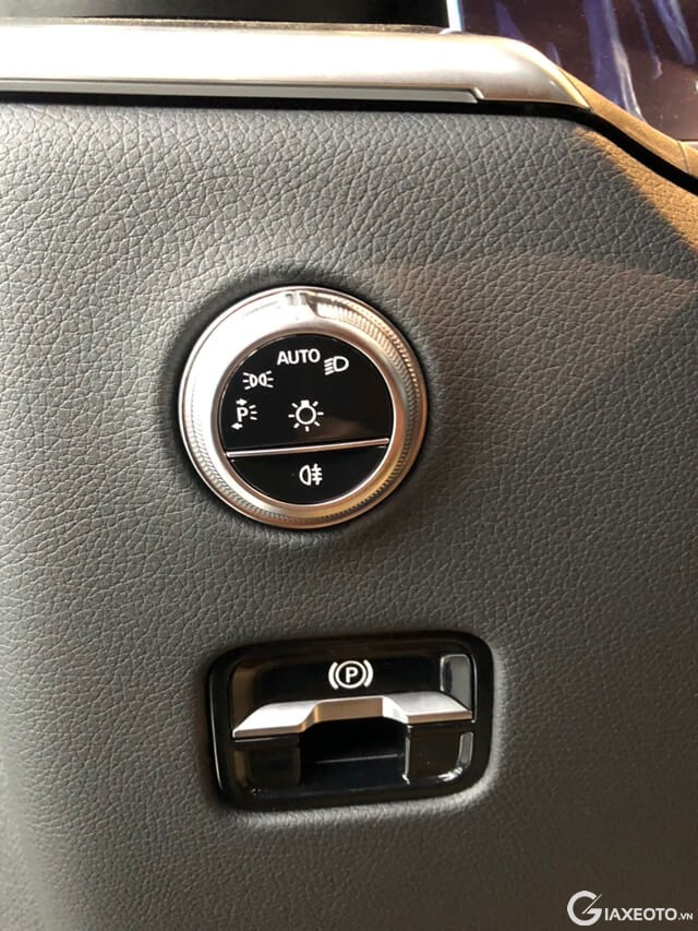 chinh-den-glc300-2024