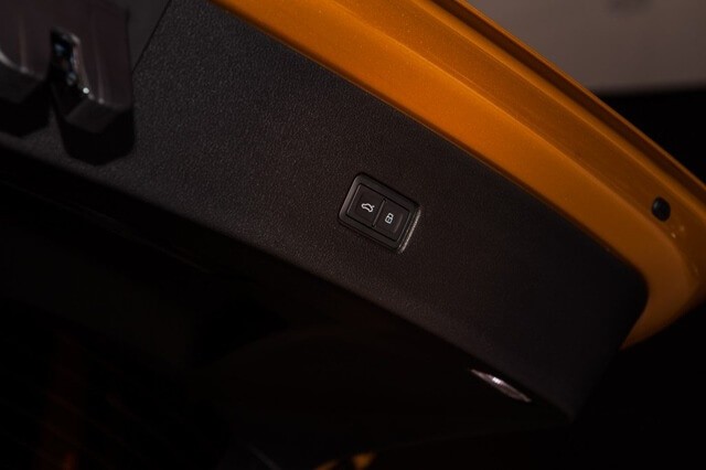 chinh-dien-cop-sau-xe-audi-q8