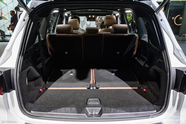 chuc-nang-mo-cop-sau-xe-mercedes-benz-glb-200