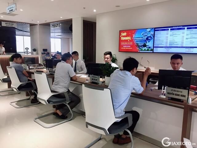 co-van-dich-vu-toyota-hoai-duc