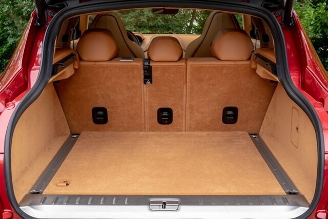 cop-sau-xe-aston-martin-dbx