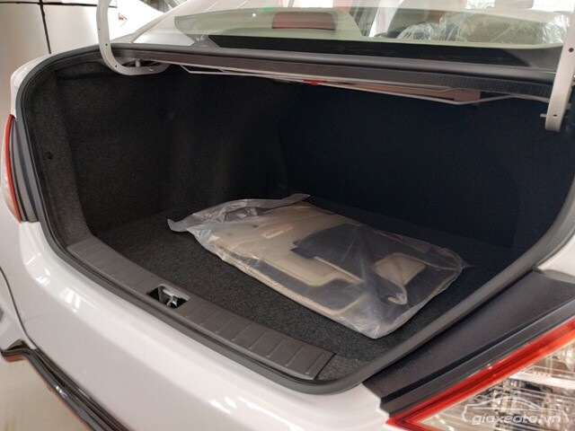 cop-sau-xe-nissan-sunny