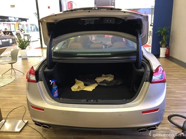 cop-xe-maserati-ghibli