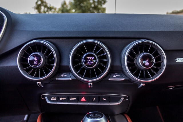 cua-gio-dieu-hoa-audi-tt
