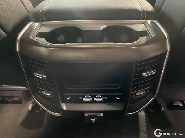 cua-gio-dieu-hoa-xe-ram-1500