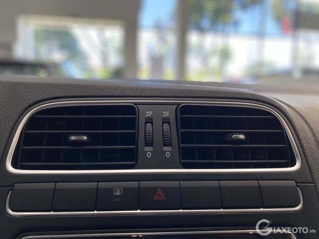 cua-gio-dieu-hoa-xe-volkswagen-polo