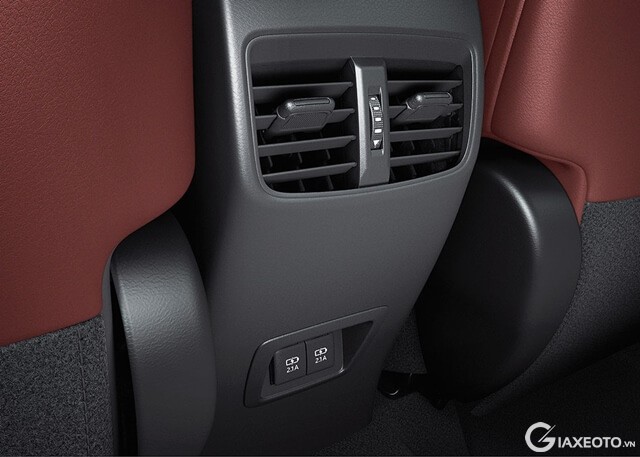 cua-gio-sau-xe-toyota-corolla-cross